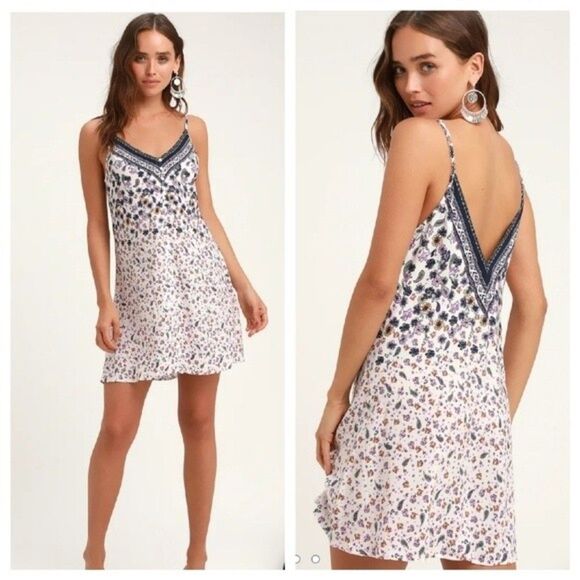 Lulus Dresses & Skirts - LULUS Dress Womens Small White Floral Wandering Whimsy Button-Up Mini Dress NWT